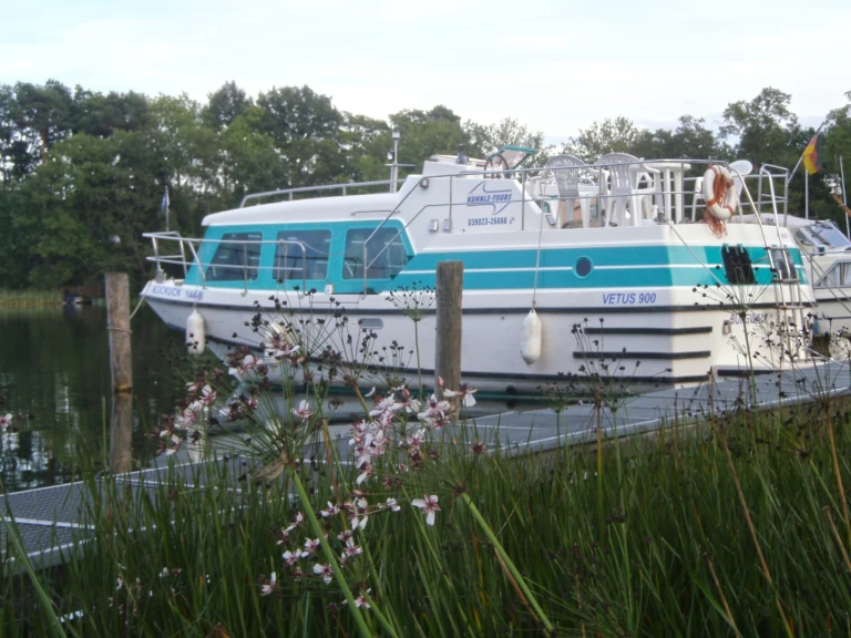 Ein  Vetus 900 mieten in Mildenberg