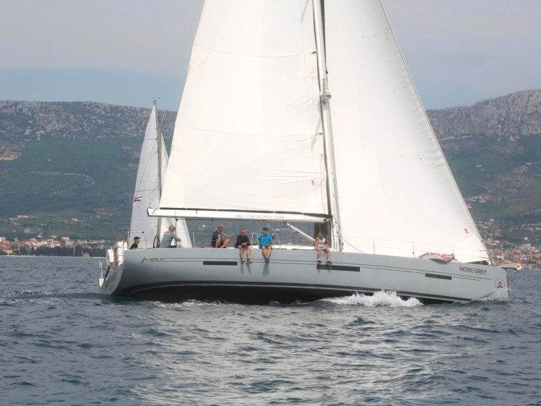 Segelboot mieten in Seget Donji zum besten Preis