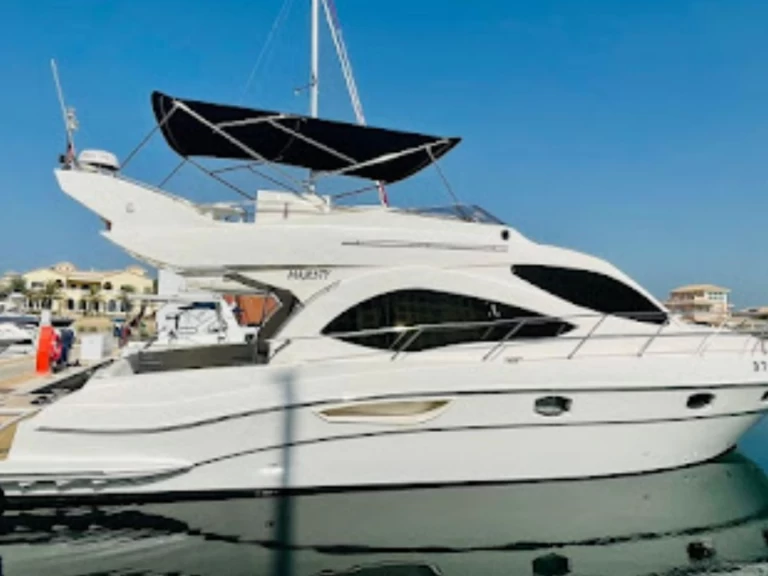 YachtCharter in Dubai Marina - Azimut Azimut 46 Fly auf SamBoat