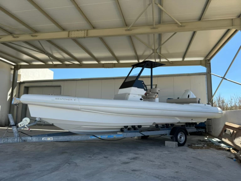 Schlauchboot mieten in Platys Gyalós zum besten Preis