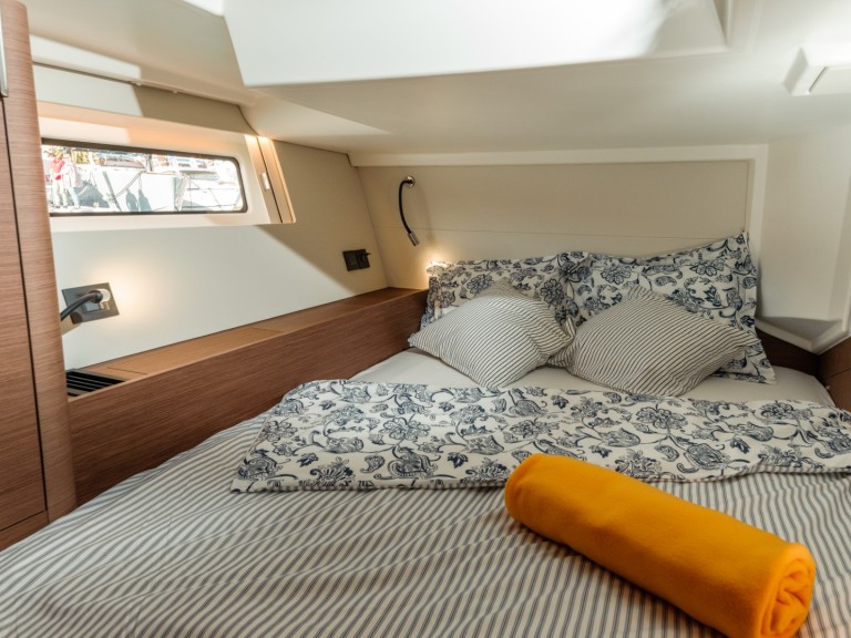 Segelboot mieten in Seget Donji zum besten Preis