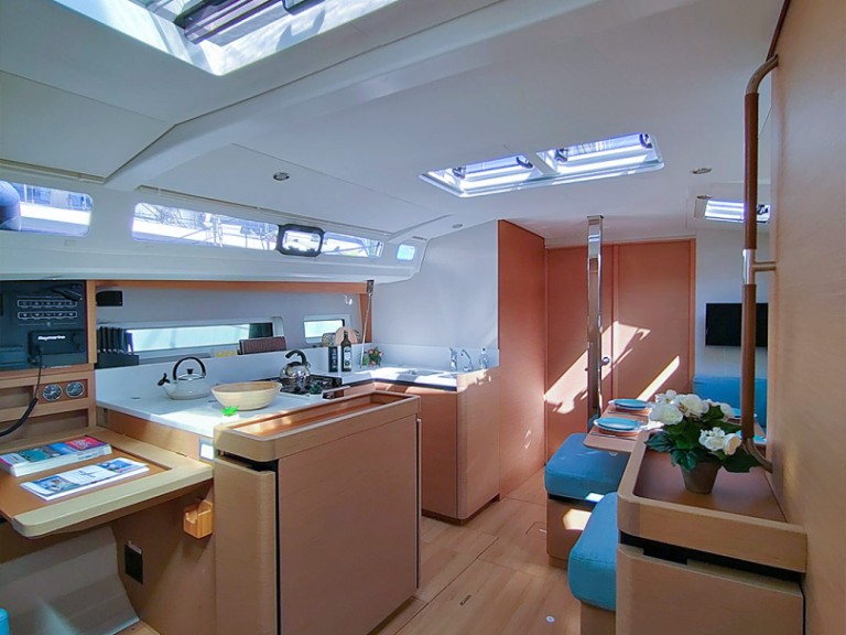 YachtCharter in Port Grimaud - Jeanneau Sun Odyssey 440 auf SamBoat