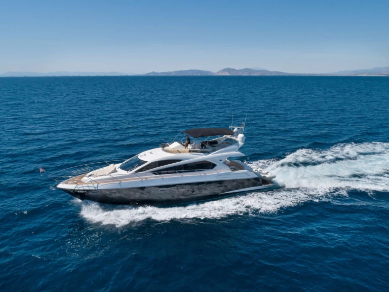 Ein Sunseeker Polpo mieten in Athen