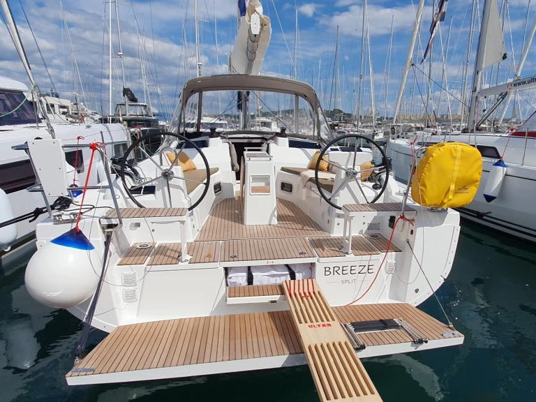 YachtCharter in Split - Bénéteau Oceanis 37.1 auf SamBoat
