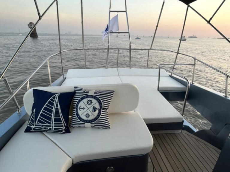 YachtCharter in Mumbai - Custom Made 47 auf SamBoat