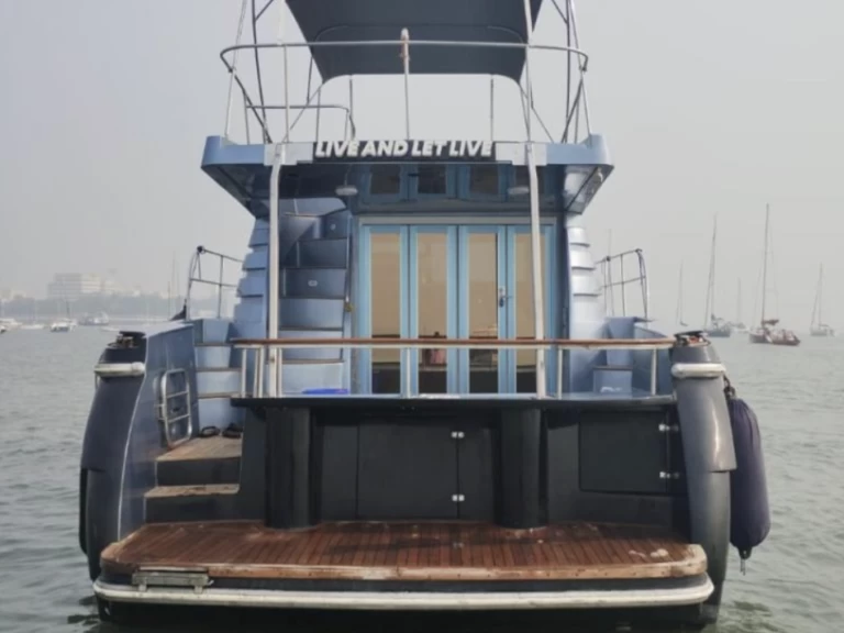 Yacht mit oder ohne Skipper Custom Made mieten in Mumbai