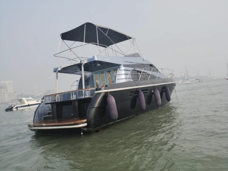 Vermietung Yacht Custom Made mit Führerschein