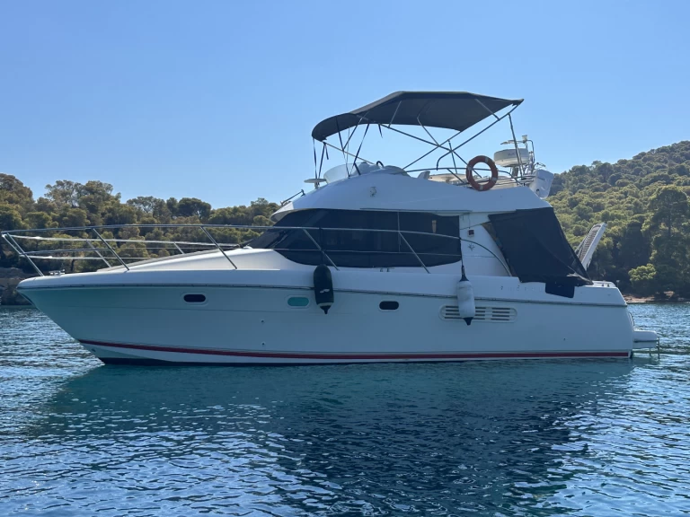 YachtCharter in Álimos - Jeanneau Prestige 32 Fly auf SamBoat