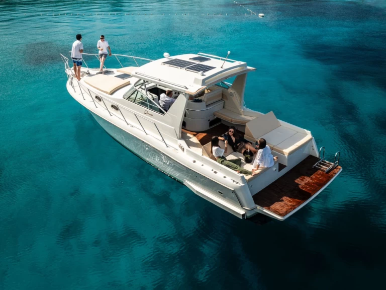 Ein Stamas Stamas 360 Express mieten in Hvar