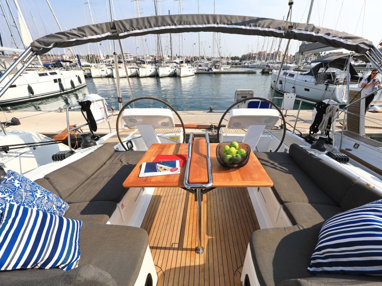 Segelboot mit oder ohne Skipper Hanse mieten in Sukošan