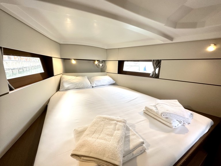 Bénéteau Oceanis 38.1 mieten Fethiye
