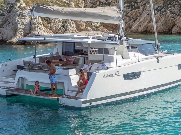 Fountaine Pajot Astrea 42 mieten Kotor