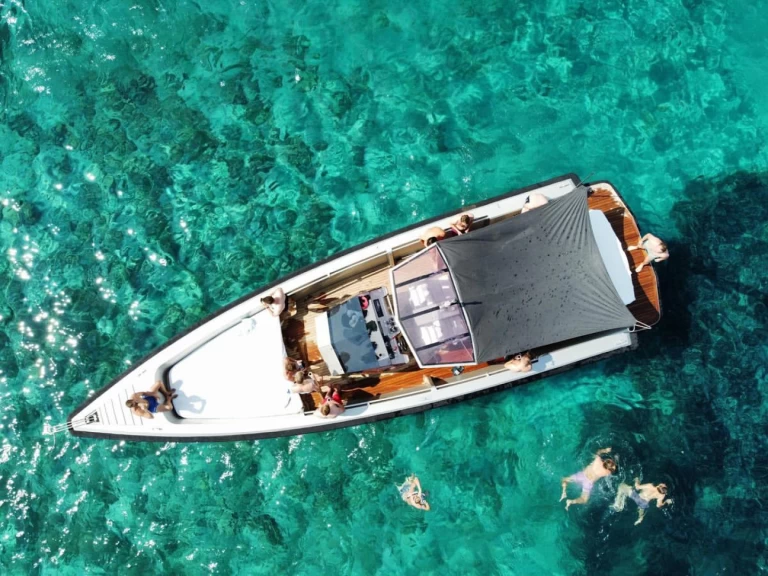 Ein Wally Tender 45 mieten in Split