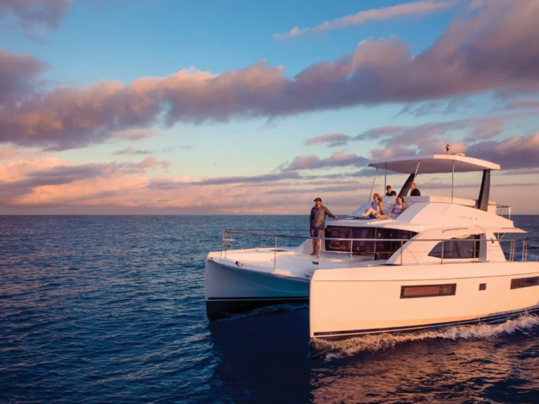 Katamaran mieten in Adámas zum besten Preis