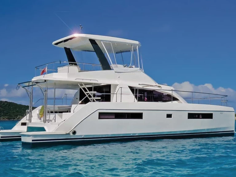 Ein Leopard Leopard 43 Powercat mieten in Adámas