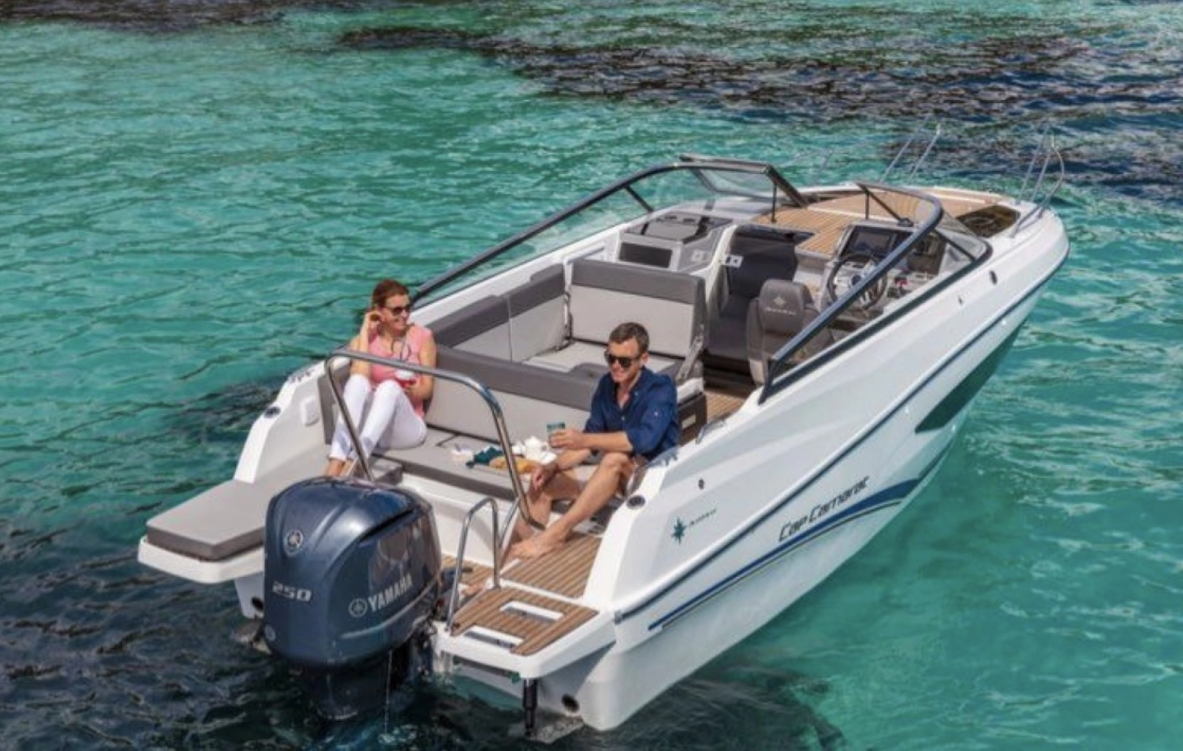 Motorboot mit oder ohne Skipper Jeanneau mieten in Saint-Aygulf