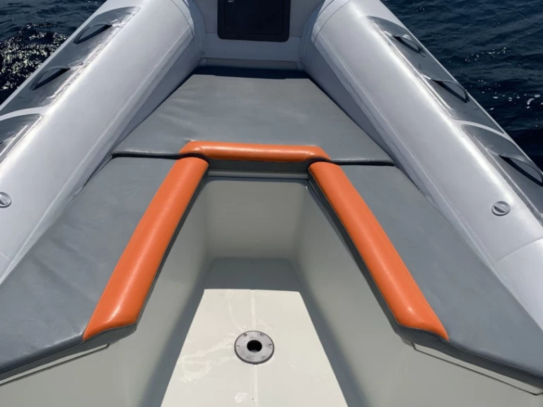 Kardis THUNDERBIRD 780 mieten Hyères