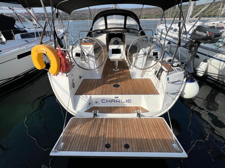Ein Bavaria Cruiser 34 mieten in Punat