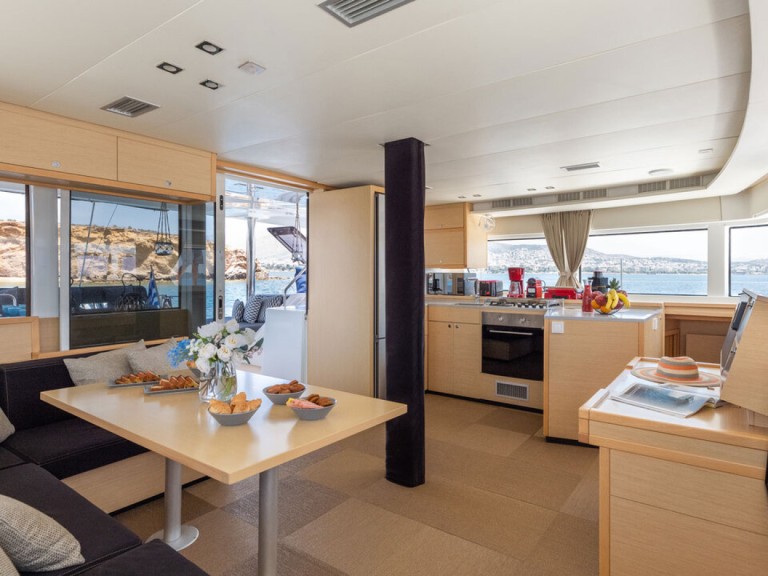 Katamaran mieten in Álimos zum besten Preis