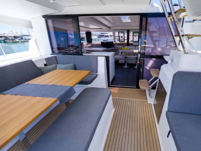 Ein Fountaine Pajot Astrea 42 mieten in Seget Donji