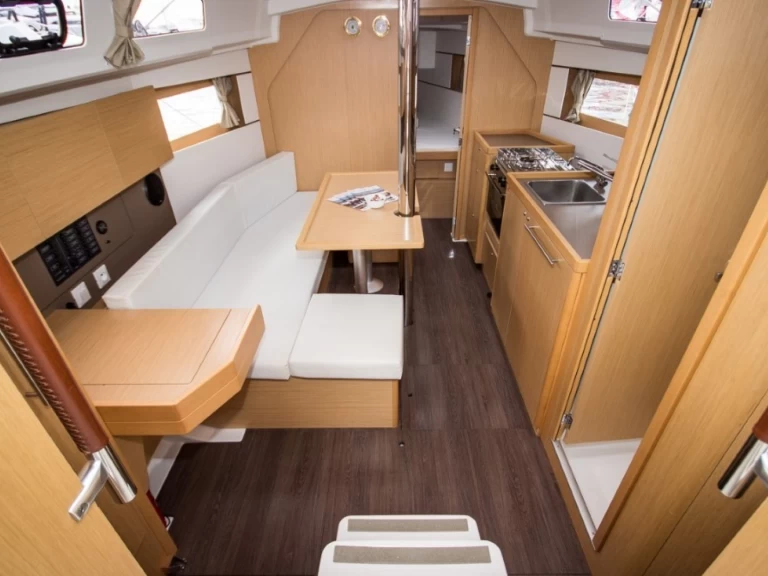 Segelboot mit oder ohne Skipper Bénéteau mieten in Split