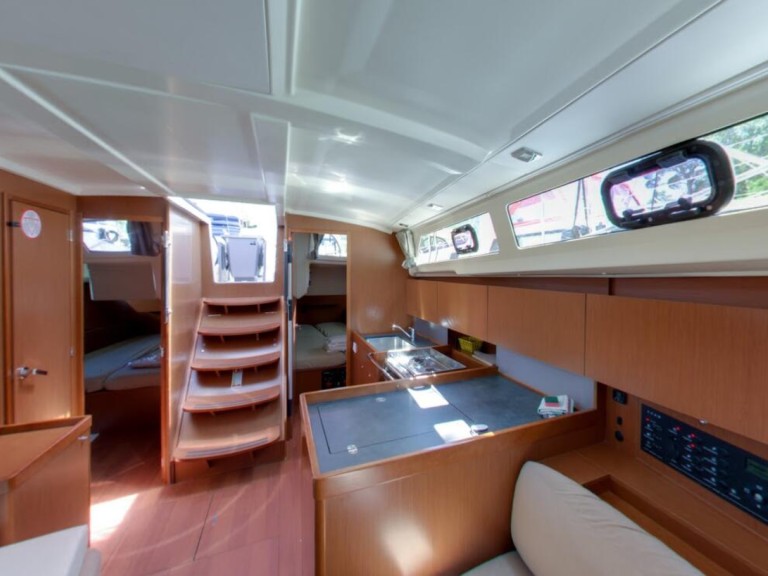 Bootsverleih Bénéteau Oceanis 38.1 Komolac Samboat