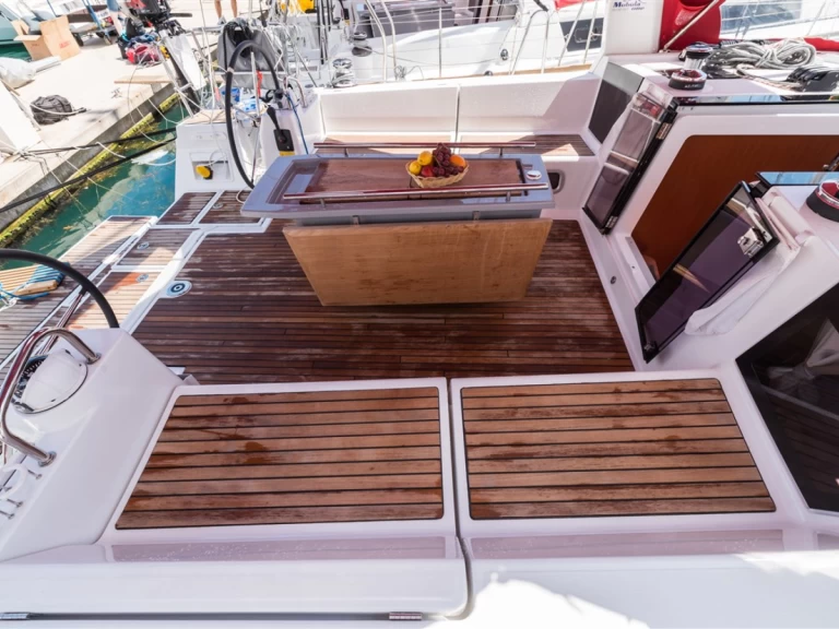 Ein Bénéteau Oceanis 45 mieten in Split