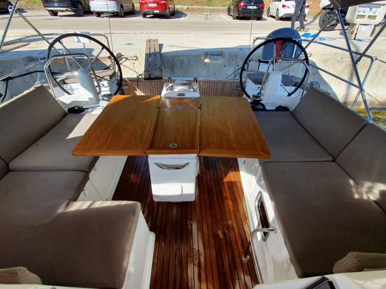Segelboot mieten in Pomer - Jeanneau Sun Odyssey 440