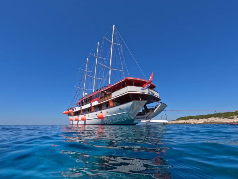 Segelboot mit oder ohne Skipper Custom Made mieten in Split