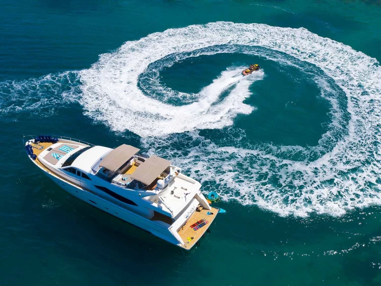 Bootsverleih Ferretti Ferretti Yachts 760 Seget Donji Samboat