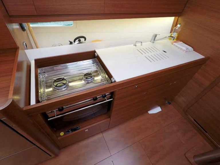 Ein Dufour Dufour 382 Grand Large mieten in Šibenik