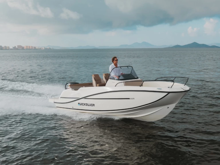 Quicksilver Activ 605 Open Pack Sport mieten Águilas