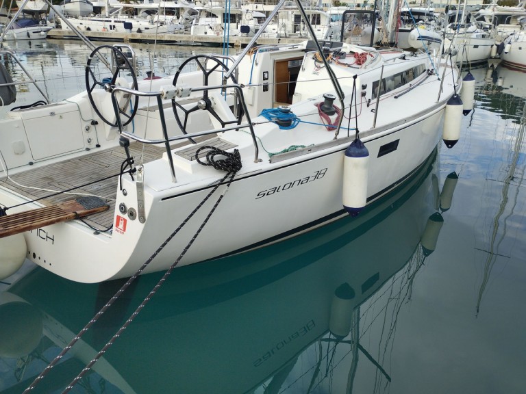 Vermietung Segelboot Salona mit Führerschein