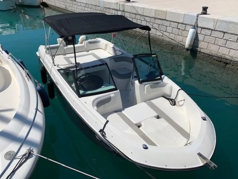 Bootsverleih Bayliner E7 Juan-les-Pins Samboat