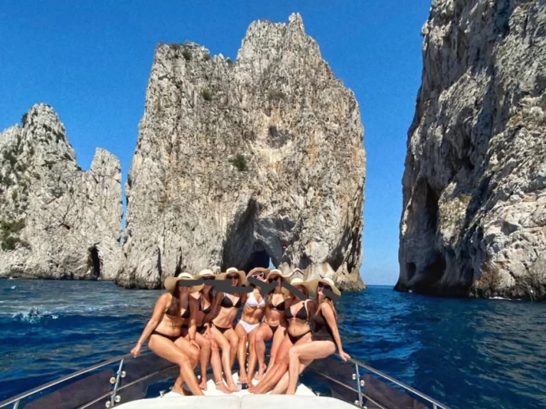 Ein Darlin Gozzo napoletano veloce  mieten in Neapel