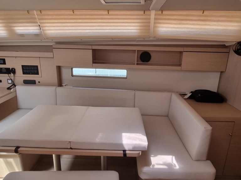 YachtCharter in Cugnana Verde - Bénéteau Oceanis 40.1 auf SamBoat