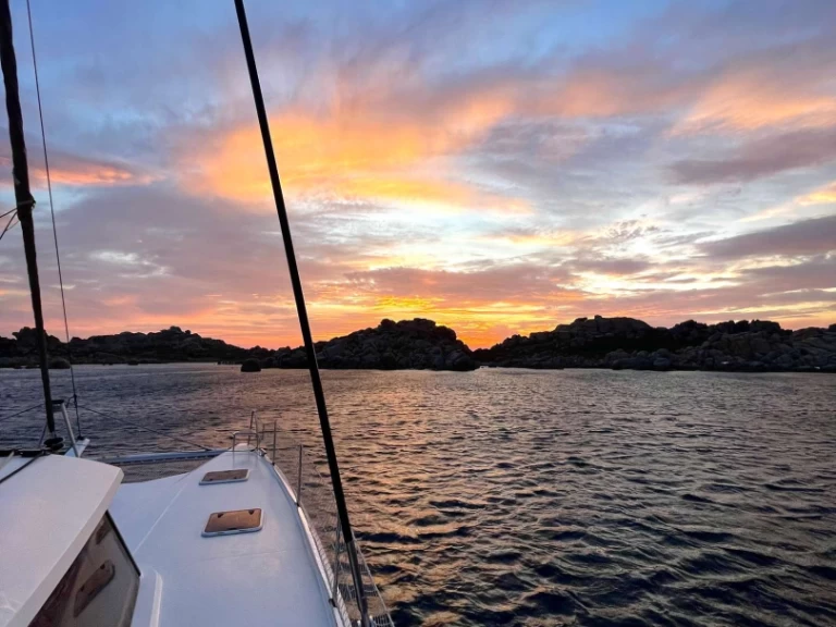 Katamaran mieten in Tivat zum besten Preis