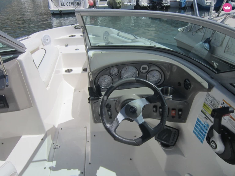 Vermietung Motorboot Rinker mit Führerschein