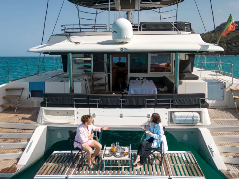 YachtCharter in Sardinien - Lagoon Taipan auf SamBoat