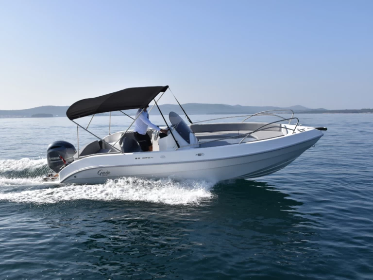 Motorboot mit oder ohne Skipper Gaia mieten in Split Port