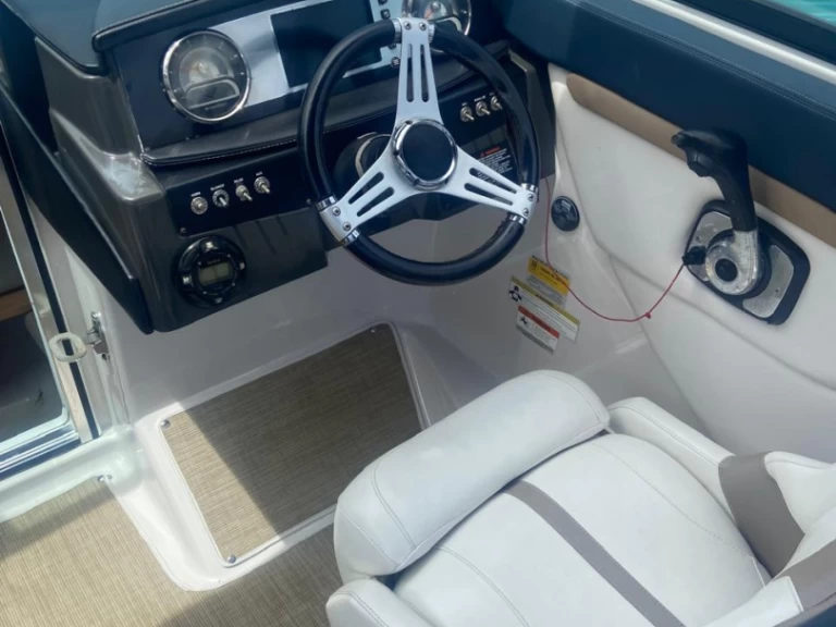 Motorboot mieten in Punta Cana - Four Winns S 235