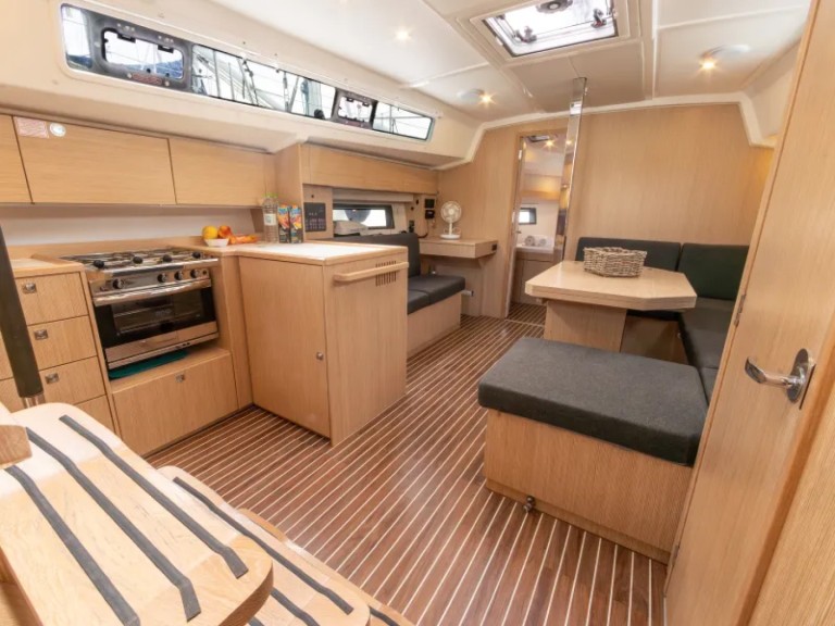 Bavaria Bavaria C42 mieten Agía Effimía