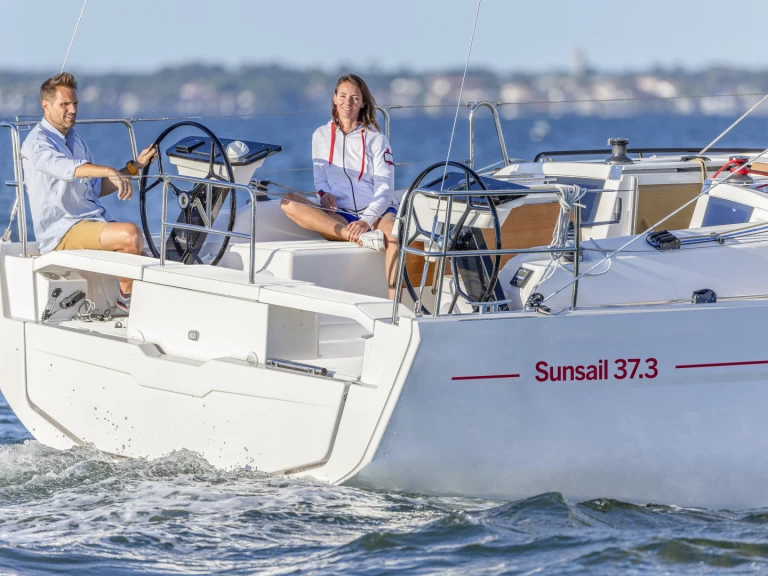 Segelboot mieten in Marina (City) - Dufour Sunsail 37.3