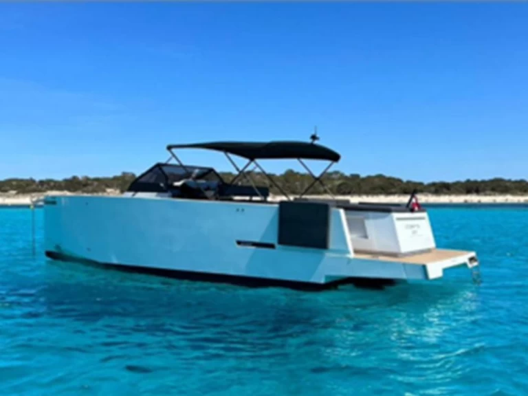 Ein DE ANTONIO Yachts 33 mieten in Ibiza Town