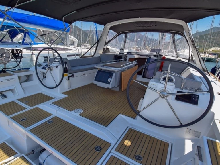Boot mieten Antibes günstig Oceanis 45