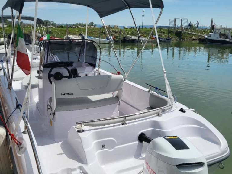 Motorboot mieten in Tuoro sul Trasimeno - Ranieri Ranieri 4XC H19CC