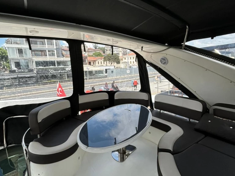 Vermietung Yacht Custom Made mit Führerschein