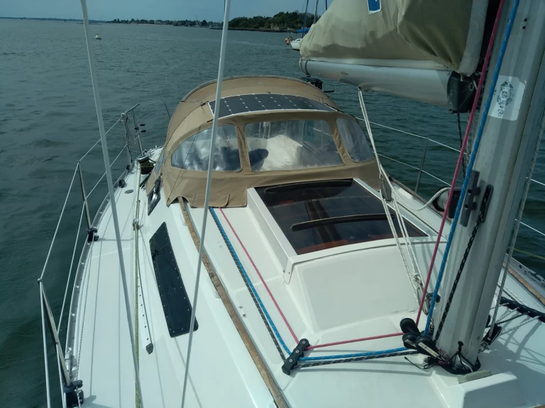 Boot mieten Lorient günstig First 29 Dl