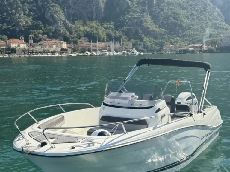 Ein Jeanneau CAP CAMARAT 6,5 CC Style mieten in Herceg Novi