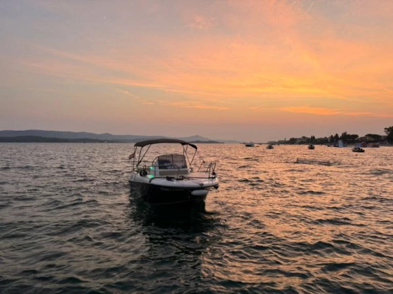 Vermietung Motorboot HM mit Führerschein